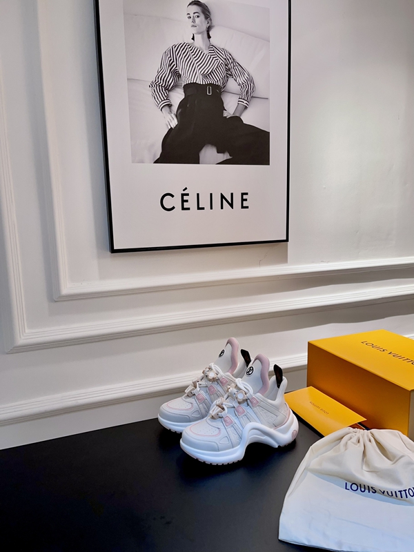 ルイヴィトン靴背面デザイン